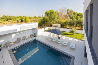 Villa Elena with two pools and spa - 3