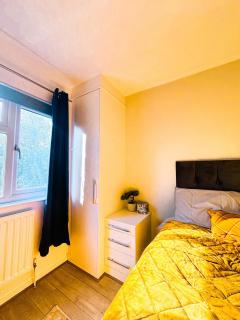 Modern House in Northampton - 6