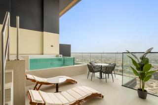 VayK - Stylish 2BR in JVC with Private Pool - 0