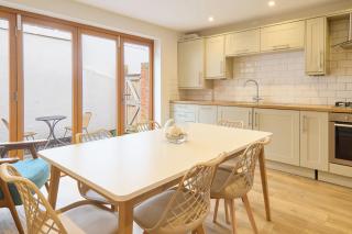 Host & Stay - Aurora - 1