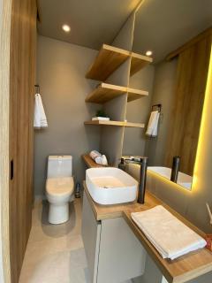 Bright luxurious flat with stunning view workspace - 7