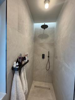 Secluded 2-bed and garden - 6