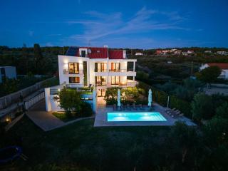 Villa Paradise in Zadar with 6 bedrooms, pool and gaming room - 7