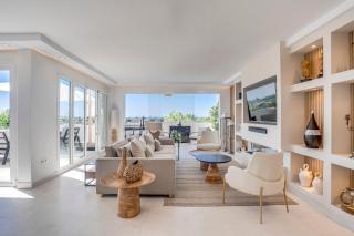 Atico Dúplex en Estepona con Vistas al Mar y Montaña a 10 min de la Playa - 1