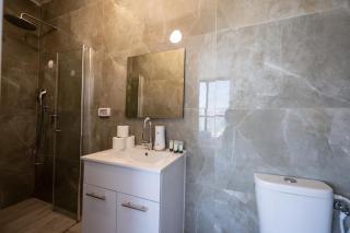 Levication Premium Private Jacuzzi Apartments - 2