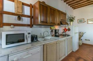 Apartment Overlooking Lake Trasimeno - 6