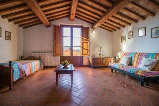 Rural Apartment With Views Of Lake Trasimeno - 1