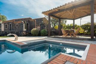 Villa With Pool And Vineyards Among Etna Vineyards - 0
