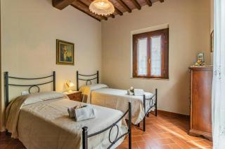 Apartment In Chianti With Swimming Pool - 1