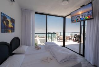 Levication Premium Private Jacuzzi Apartments - 4