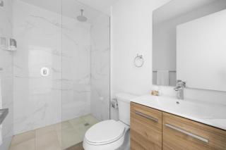 BRAND NEW 2BR2BA Condo w/ Pool & Gym @ Palm Beach! - Palm-Eagle Beach - 1