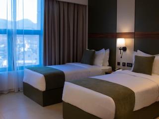 Coral Beach Hotel & Spa - 4