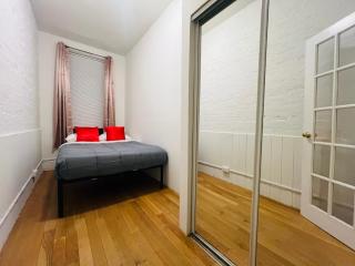 Hudson Piers Suites - 1