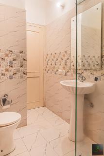 Exotic Stays Kasauli I The Himalayan Edge I Serviced Apartments I Pvt Balcony I Peaceful Area I Family Accomodation I Kasauli - 5