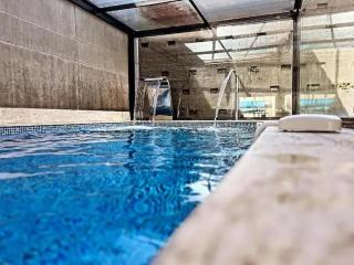 Bright luxurious flat with stunning view workspace - 5