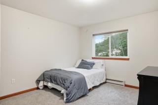 Cozy 3BR Alaska Retreat with Private Sauna home - 6