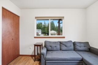 Cozy 3BR Alaska Retreat with Private Sauna home - 3