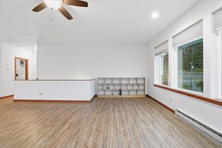 Cozy 3BR Alaska Retreat with Private Sauna home - 1