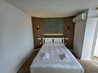 Palm Breeze - Las Americas - 0