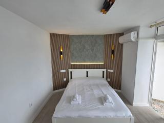 Palm Breeze - Las Americas - 6