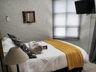 Hermanus 13 on 2nd Guest Rooms - 1