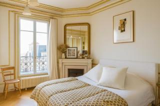 Arc de Triomphe/ Champs-Élysées - 3