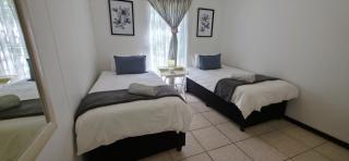 Marine Glen 6 - 6 Sleeper - Next to Ramsgate Famous Waffle House! - 7