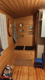 Three cozy cottages, sauna and hot tub - 8