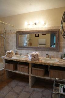 Villa provençale à Arles avec piscine privée et vue jardin. - 9