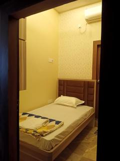 Marquis Luxe Guest House - 8