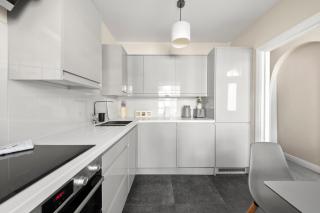 Central Kings Cross modern house with free parking - 9