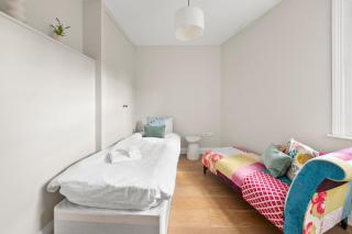 Central Kings Cross modern house with free parking - 8