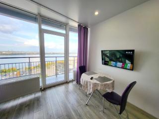 Апартаменты Sky в Мост Сити, 2 комнаты, Вид на реку, Балкон, Новый дом - 9