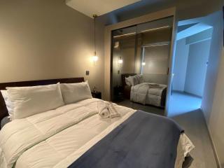 Bright luxurious flat with stunning view workspace - 3