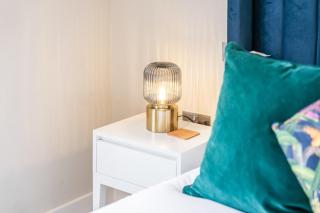 Modern 2BR Near City Centre - Free Parking - 2