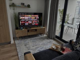 WOW, Luxury, Lvl 16, Central, 2 Bed, Lap Pool, Spa - 5