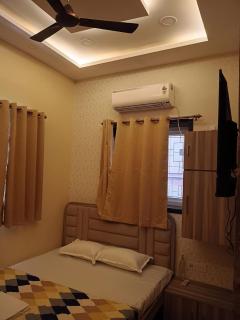 Marquis Luxe Guest House - 4