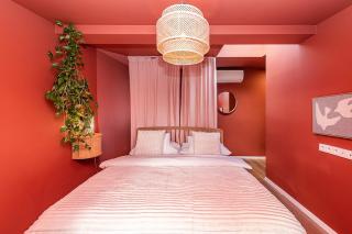 Lovely Artistic 2-bedroom by the river - 9