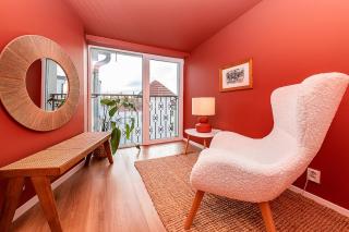 Lovely Artistic 2-bedroom by the river - 8