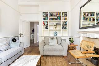 Bright Home Near Little Venice - 9