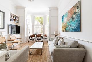 Bright Home Near Little Venice - 4