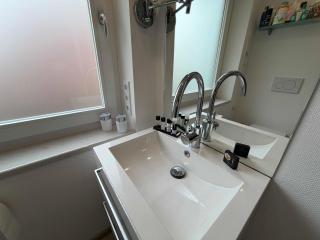 Haus Iris Dünenwind - Ferienwohnung mit Blick ins Grüne - 1