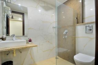 Hotel Delhi Fab Near Connaught Place And Ramakrishna Ashram Marg Metro Station - 2