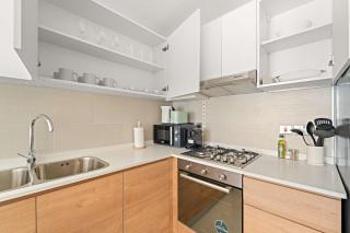 Silkhaus Stylish & New 2BDR Stay Near Reem Park - 4