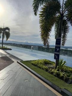 Condo by the Beach, Mactan Newtown - 1