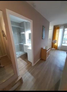 Studio tout confort avec balcon à 100m des Thermes - 9