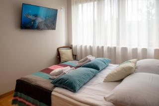 Maya's Flats & Resorts 102 - Premium Apartment Przy Parku Regana 3 Pokoje Blisko Play - 0