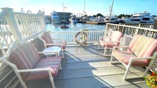 Escape To Yacht - Upstairs Apartment - 9