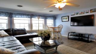 Escape To Yacht - Upstairs Apartment - 8