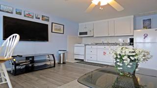 Escape To Yacht - Upstairs Apartment - 6